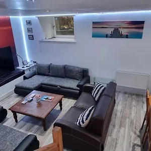https://luxury-five-bedroom-deluxe-duplex-apartment-i-city.edinburghhotelsuk.org