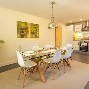 The Wellness Lodge- Gym, Table Tennis, Cinema, Parking And More! Bath